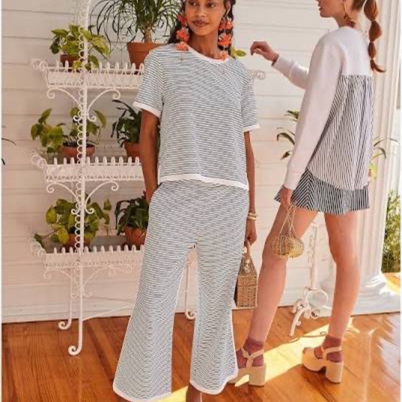 Addison Bay Bloom Pullover - Picture 4 of 4